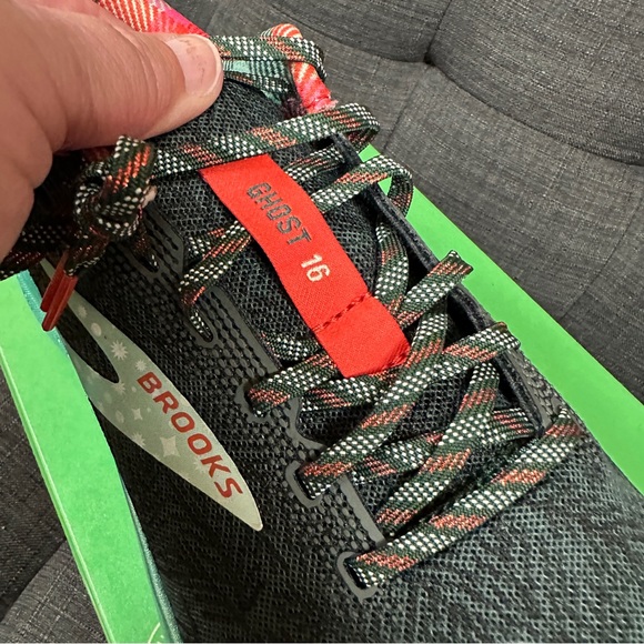 NIB Brooks Run Merry Shoes - Size 10 - Ghost 16 - Picture 13 of 16